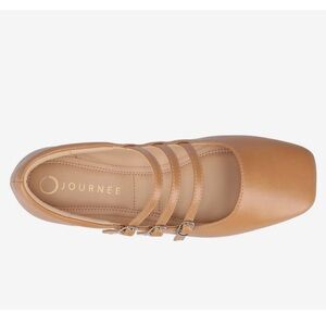 🌸 NWOT Light Brown Journee Collection Women's Strappy Flats
